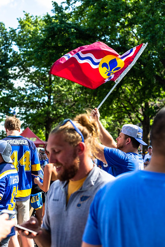 Downtown watch party | St. Louis flag is waved before the St… | Flickr