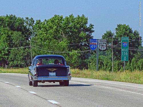 missouri vernoncounty roadtrip daytrip dayroadtrip trip june 2019 june2019 drive driving driver driverpic ontheroad road highway freeway interstate i49 interstate49 us71 highway71 southbound southboundi49 car oldcar oldvehicle 57chevy 1957chevy 1957chevrolet antiquecar chevrolet black1957chevy usa