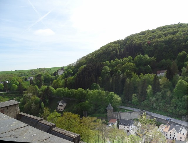 Vista panoramica del pueblo de Vianden Luxemburgo 03