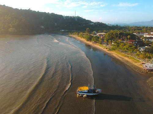 drone dji sunrise sol sunset ubatuba praia barco sail sailing pesca mar sea beach playa brazil brasil