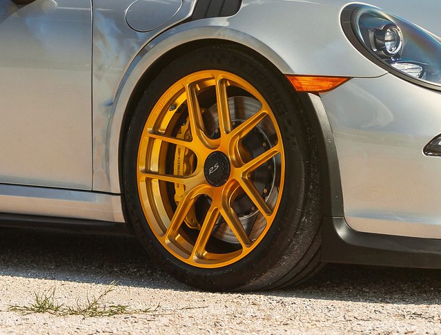 Titan Motorsports Porsche GT3 RS on Forgeline One Piece Forged Monoblock VX1R Wheels