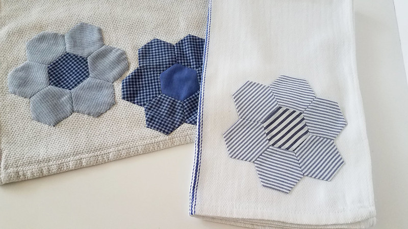 2 ways of attaching hexagon appliques