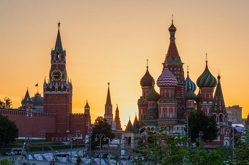 sunset moscow russia city goldenhour capital capitalcity cathedral church architecture redsquare saintbasilscathedral moscowkremlin kremlin moscowphotography afterglow cityscape