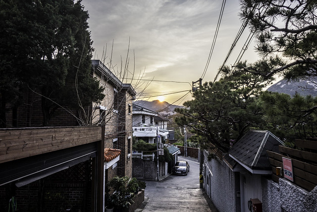 Sunset, Bukchon Hanok Village, Seoul, South Korea-2