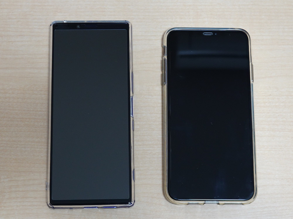 iPhone XS Maxと、Xperia 1（SO-03L）のサイズ比較
