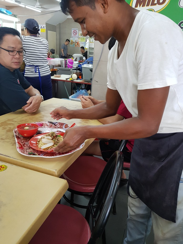 砂捞越客家面 Sarawak Kolo Mee rm$6.50 & Kopi rm$1.80 @ 邓师傅客家面 Tang Style Sarawak Kolo Mee in 新永顺茶餐室 Restoran Weng Soon Jaya USJ17