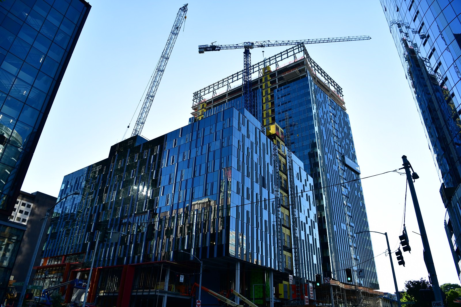Block 21 Amazon SEATTLE | Amazon Block 21 (2200 7th Ave, Nitro) | 24 and 8 story towers ...
