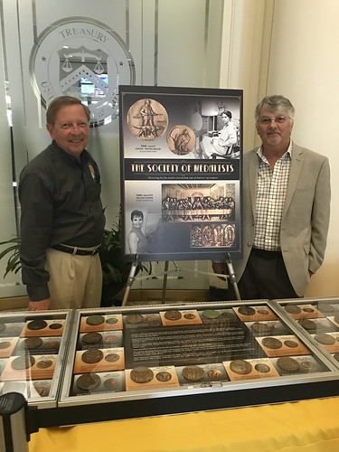 Society of Medallists Exhibit at Mint HQ Tom Uram don Everhart