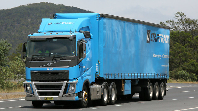 VOLVO FH (1 of 2)