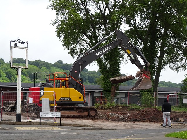 Yew Tree Demolition, Maendy Way, West Pontnewydd, Cwmbran 17 June 2019