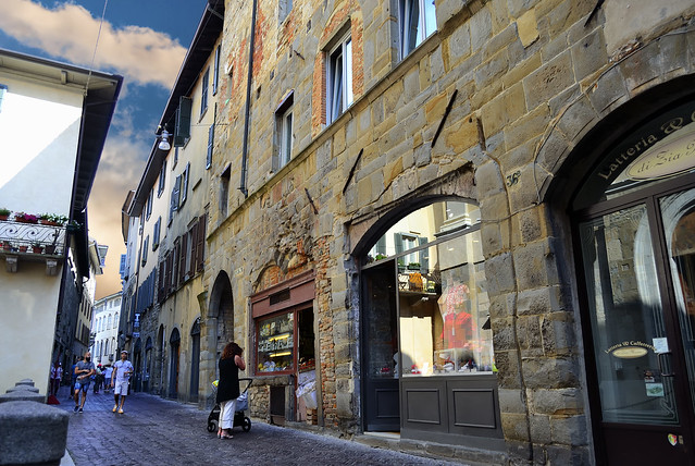 Street Oldtown Città Alta, Bergamo - Italia.