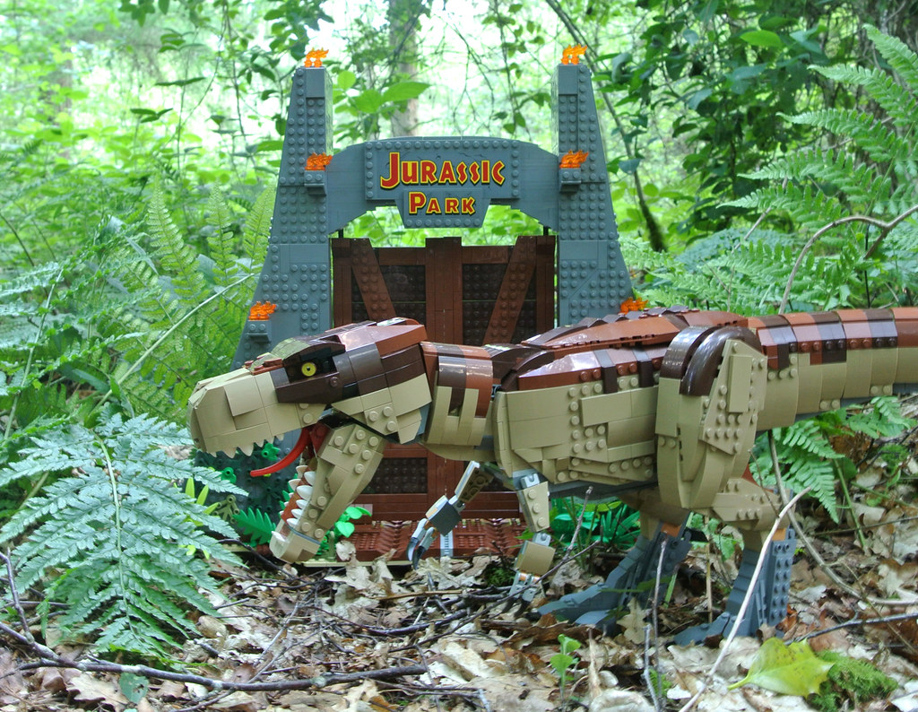 LEGO 75936 Jurassic Park T. rex Rampage review