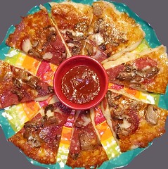 Keto pepperoni and mushrooms pizza