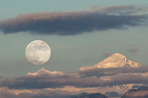 mont blanc massifdumontblanc full moon sunset clouds