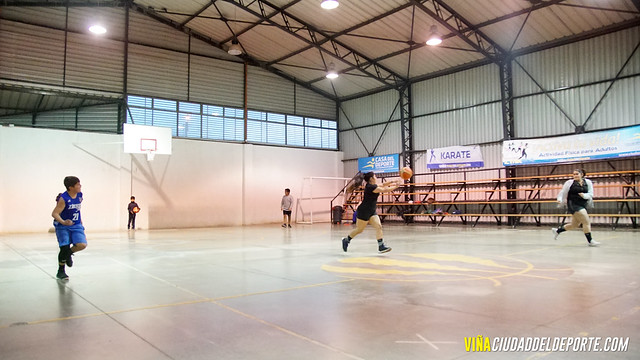 Escuela Deportiva de  Basquetbol en Gimnasio Nueva Aurora