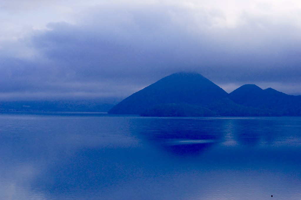 洞爺湖朝朗け情景 in the morning of Lake-Toya-1