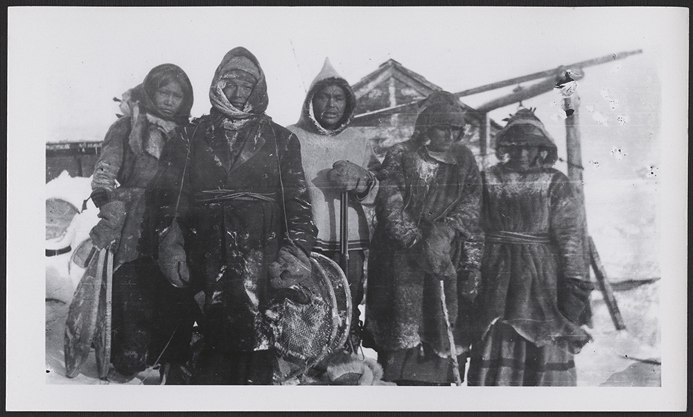 Innu Colonization Group of five Innu men and women / Groupe de cinq hommes e… | Flickr
