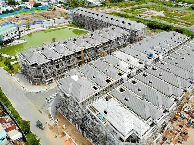 BĐS tuần qua: 110 biệt thự xây không phép, doanh nghiệp xi măng tăng giá, Hoà Phát và Hoà Bình nói thép ổn định - Bất động sản - NDH.vn