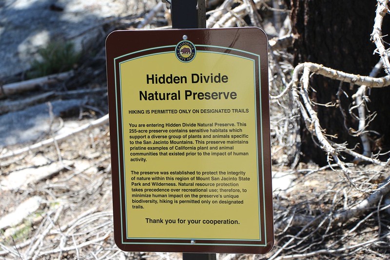 Hidden Divide Natural Preserve sign - No mention whatsoever of Hidden Lake, its main attraction!