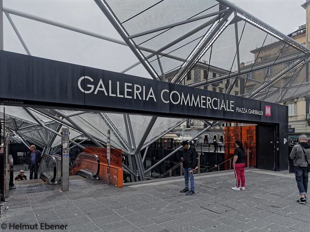 Napoli (Italia), Galleria Commerciale Piazza Garibaldi