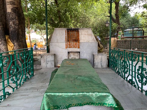 City Faith - Nane Mian's Sufi Shrine, Mandi House Traffic Circle