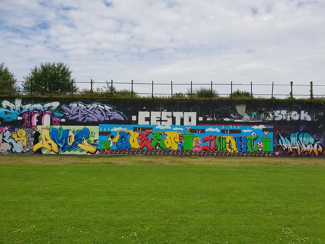 Cardiff street art, Sevenoaks Park