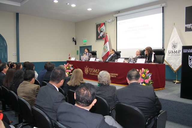 Instituto de Gobierno y de Gestión Pública de la USMP reinició las sesiones de debate con el tema  “Análisis de la crisis institucional política en el Perú”