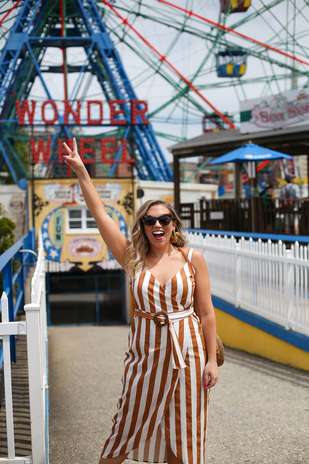 Vintage Inspired Summer Outfits | Coney Island Brooklyn New York | Coney Island Photoshoot | Wonder Wheel | Amusement Park Photo Ideas | Retro Summer Clothes