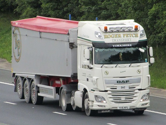 Roger Petch Transport, DAF-XF (Laura) On The A1M Northbound