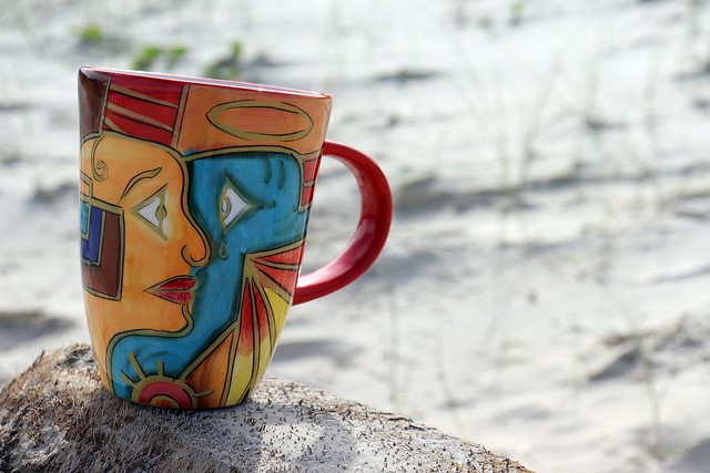 Xicara na Praia - Taza en la playa - Kaffeetasse am Strand