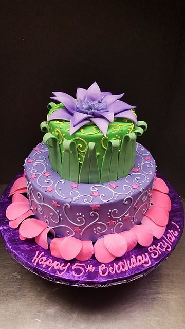 Cake by Elite Sweets of Livonia