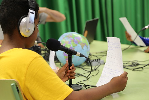 Ràdio, contes i Drets Humans a l'Escola Gras i Soler