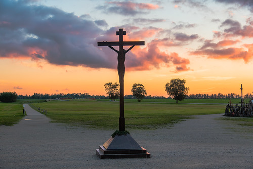 cross crucifix kryžiųkalnas lietuva lithuania samogitia sunset šiauliai 立陶宛