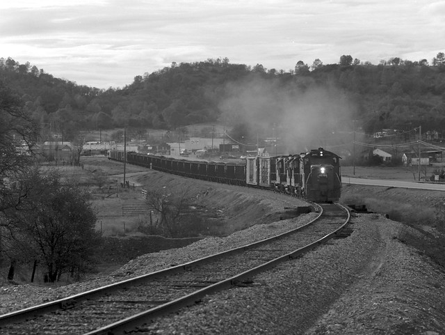 Southern Pacific Kentucky House Branch blasting out of Valley Springs, CA