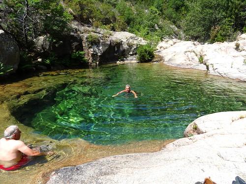 Aux vasques de la confluence Carciara/Peralzone : baignade par 22°C