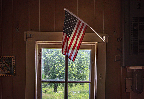 alericanflag starsandstripes abandoned window bobbell nikon d750 flag independenceday fourthofjuly