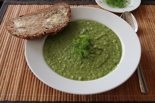 PFL-Soup = Suppe aus Erbsen, Kopfsalat und Fenchel (mein 1. Teller)