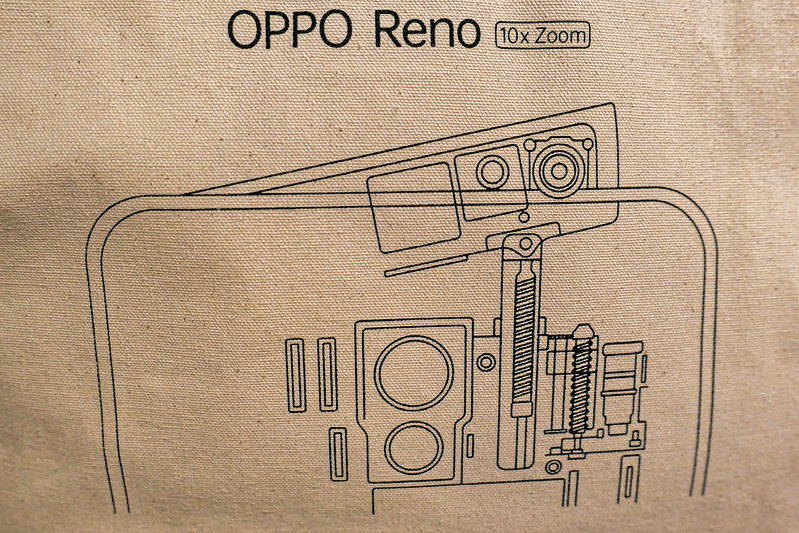 デザイン性と機能性の両立。OPPO 「Reno 10x Zoom」