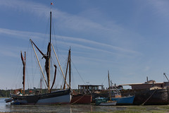 Barge Cambria