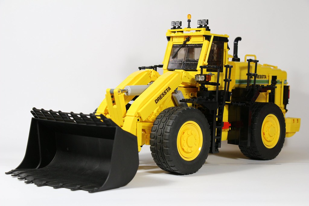 Dressta 560E Wheel Loader