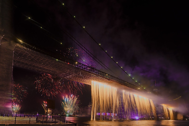 Macy's 4th of July Fireworks Show - Brooklyn Bridge, NYC 2019