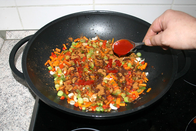 20 - Srirachi-Sauce addieren / Add srirachi sauce