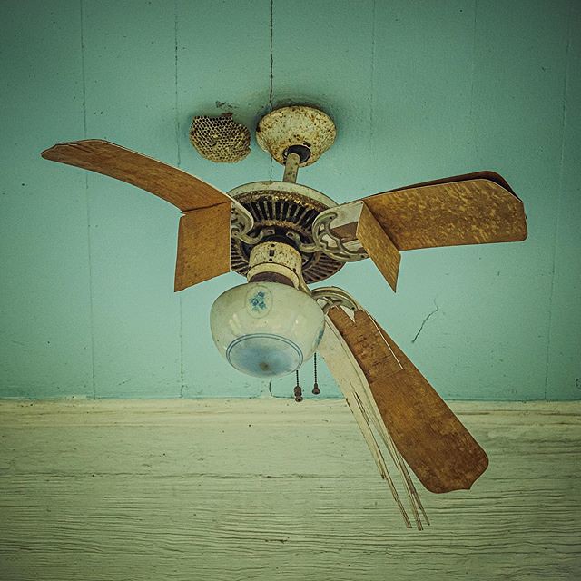 This Ceiling Fan Needs A Little Work View On Instagram If