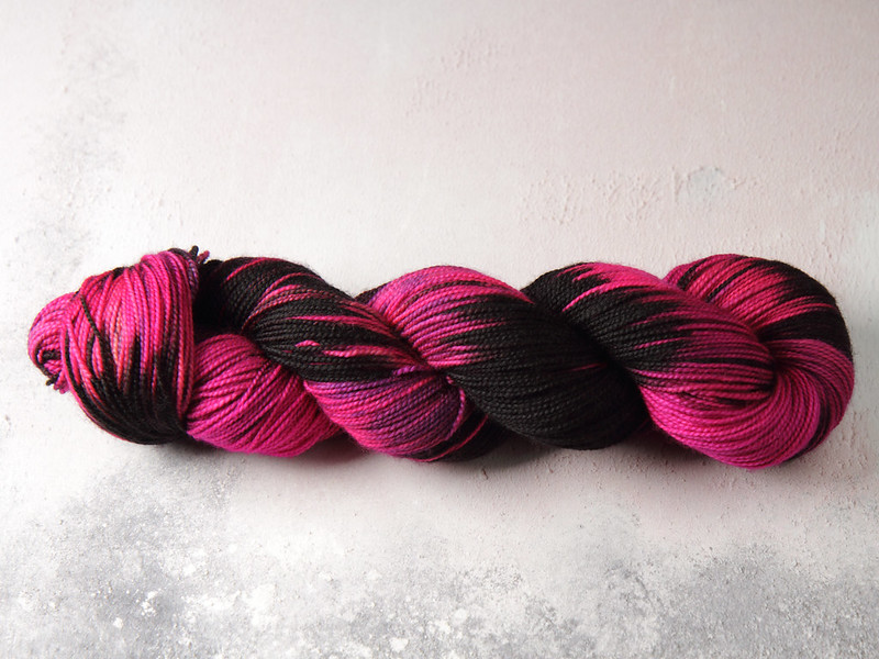 Favourite Sock – hand-dyed superwash merino wool yarn 4 ply/fingering 100g – ‘Strobe’ (neon pink/black)