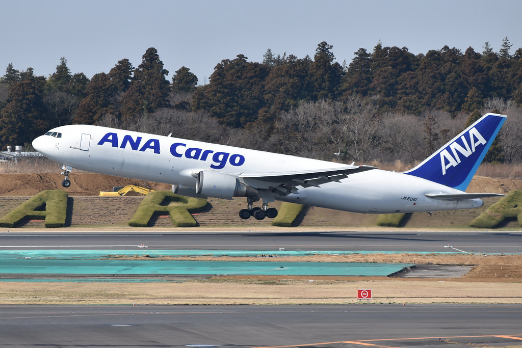 Boeing 767-381F ‘JA604F’ ANA Cargo
