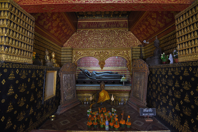 Wat Xieng Thong reclining Buddha shrine