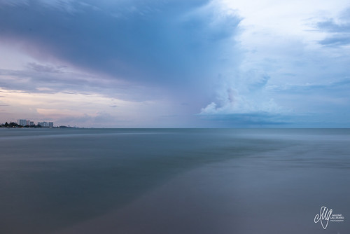 seascape sea ocean water thailand sunset time huahin light storm nikon d610 2470 bw nd64 filter changing weather