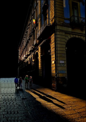 city cityscape cityphotography sunset strikinglight italy torino turin shadow