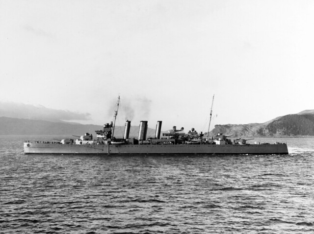 HMAS Canberra (D33)