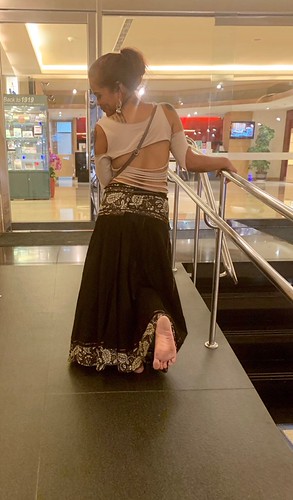 Just me #barefeet | by pinay barefoot